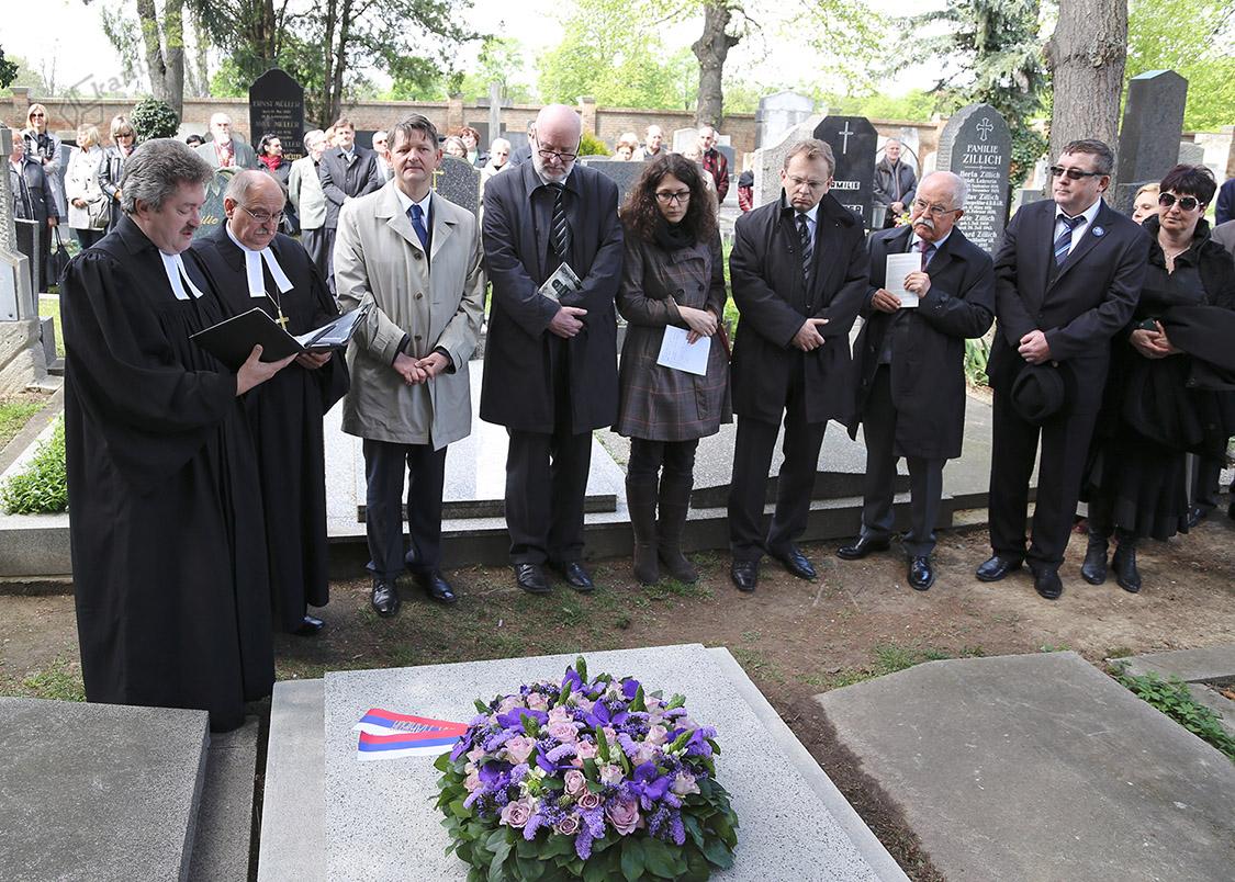 Blagoslov spominskega obeležja na grobu Hermana Potočnika