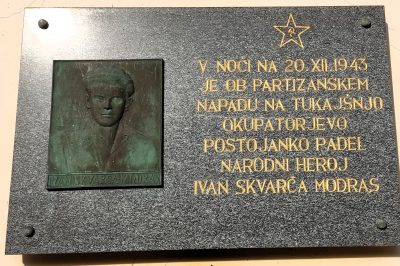 Spominsko obeležje narodnega heroja Ivana Skvarča Modrasa