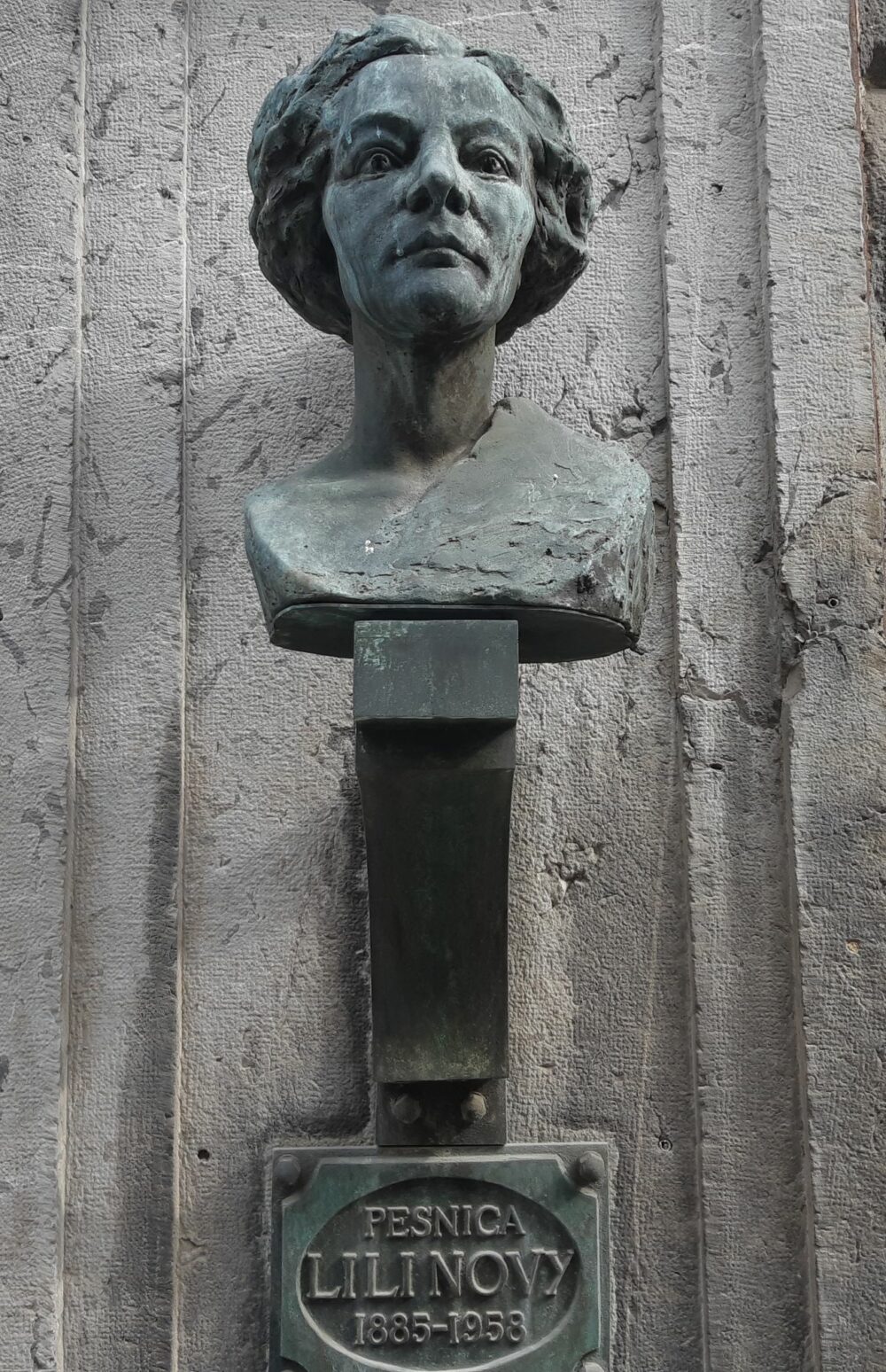 Doprsni kip Lili Novy