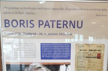 Prvi plakat na razstavi o Borisu Paternuju v Mestni knjižnici Kranj